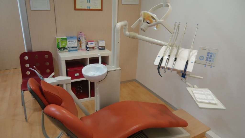 Clinica Dental Dr. Roberto H. Manette en Deltamèdic La Ràpita